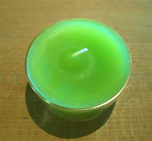Limegrøn fyrfadslys i plastkop - 4stk 
